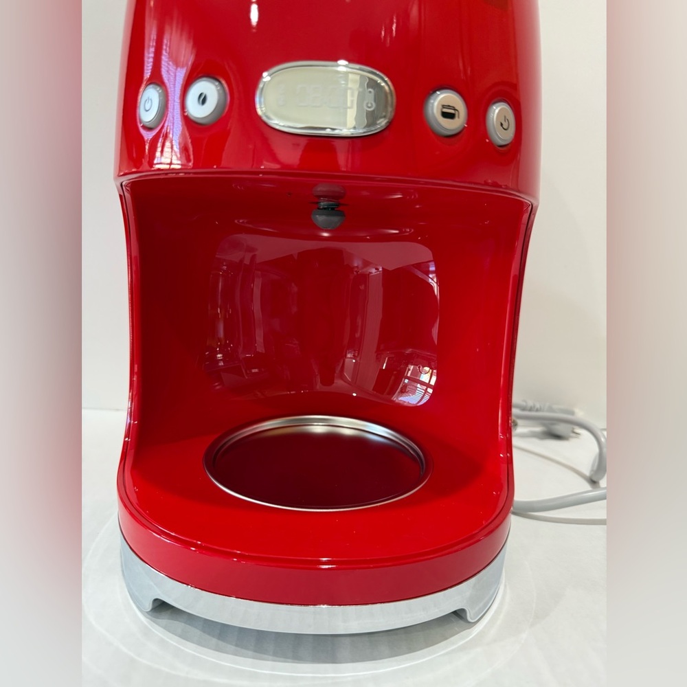 Smeg Bold Red Coffee Machine - Picture 7 of 8